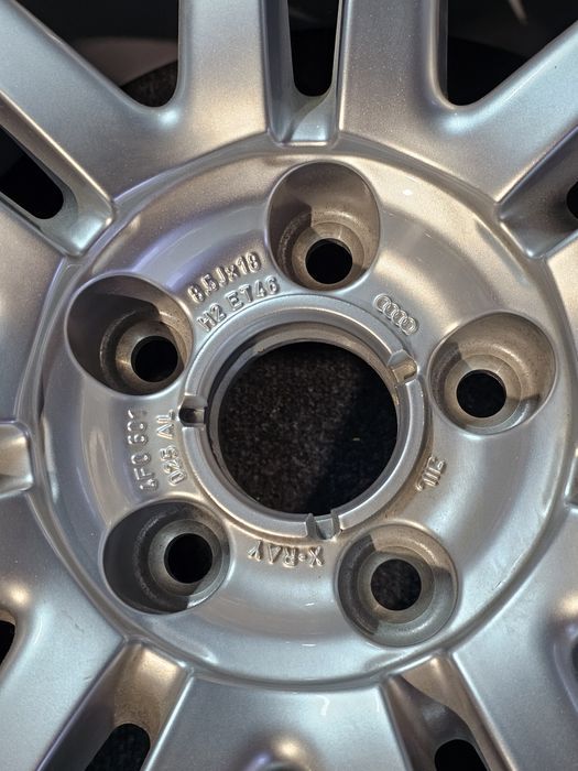 janta aliaj noua originala audi 

cod oe: 4f0 601 025 al

r18 / 8.5j /