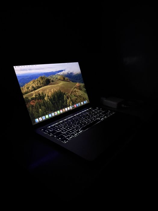 КАТО ЧИСТО НОВ Macbook Pro 2020 13.3" 256 GB