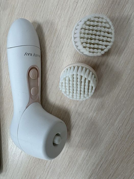 Продам щетку для лица