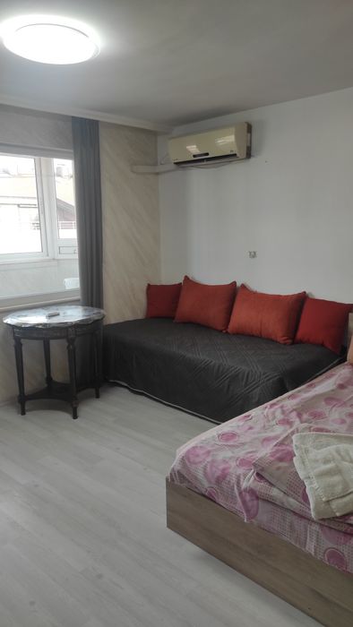 Студио Уют за 3-ма с тераса и кухня. Атрактивна локация