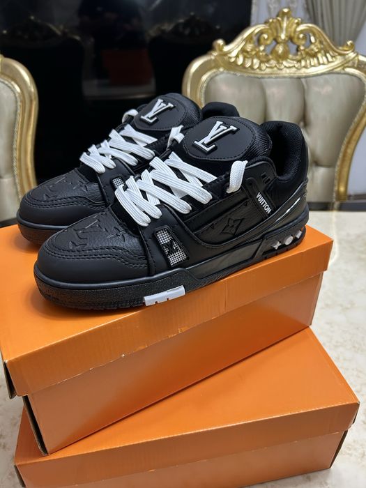 Adidasi Louis Vuitton nou