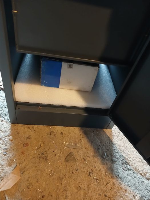 Cutii poștal pentru colete și plicuri