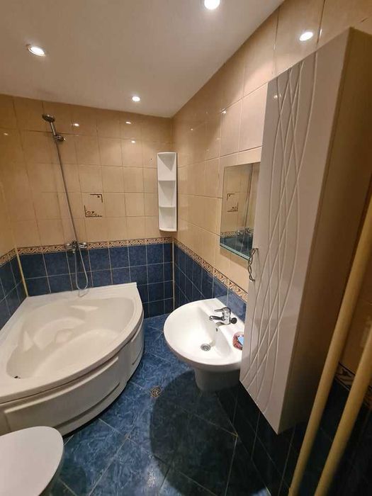 Дава се под наем Тристаен апартамент в Бургас, Славейков - 100 кв.м за 280.5 € - Снимка #6