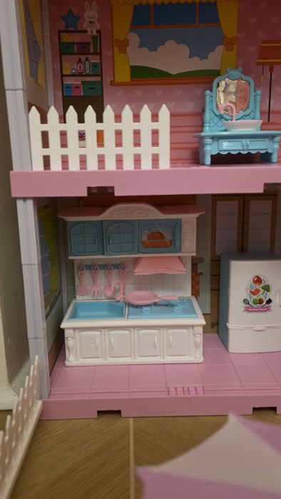 Игрушечный домик для девочек