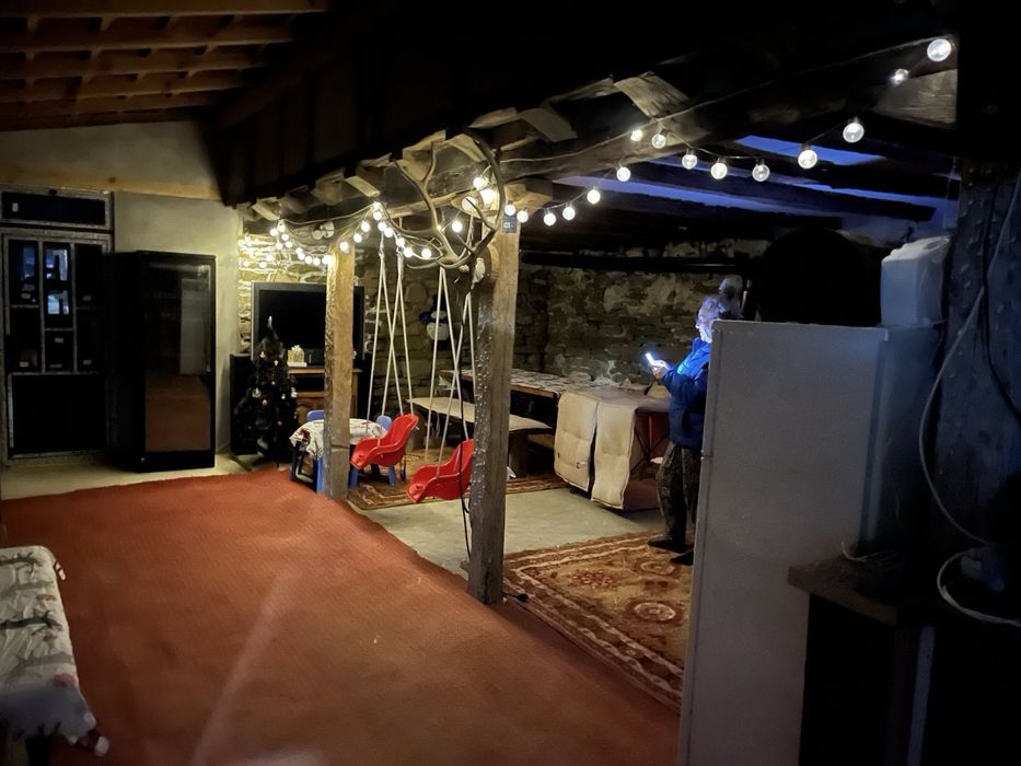 Къща с 4дка двор + заведеное с. Голяма желязна