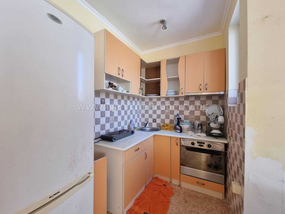 Двуетажна къща с басейн, Инцараки Свети Влас