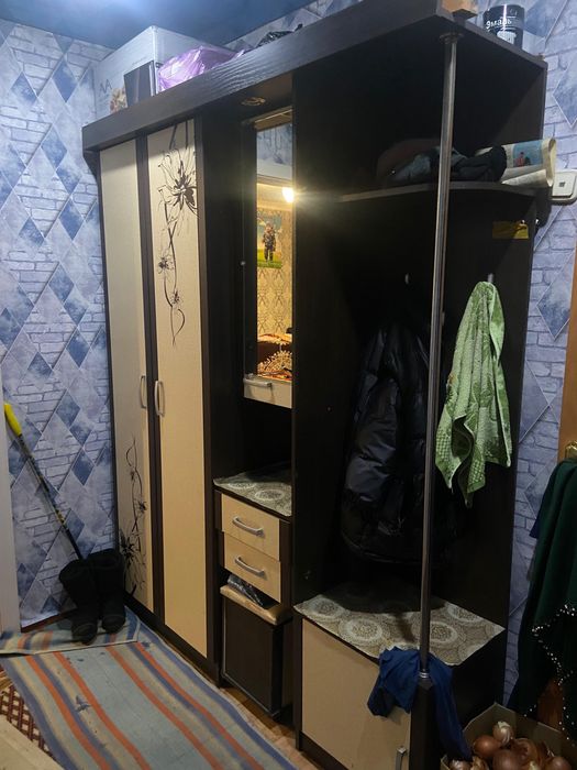Продам шкаф для прихожей