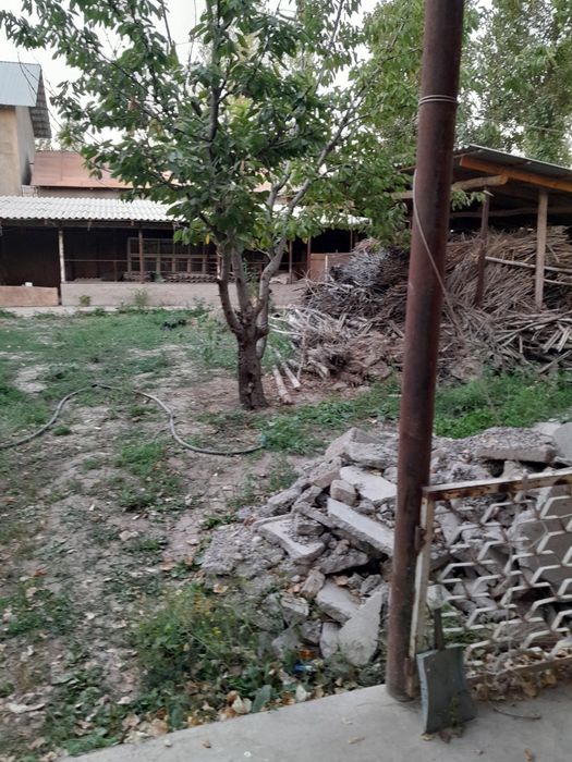 Продаётся 40 соток.Алмазар (сагбан)