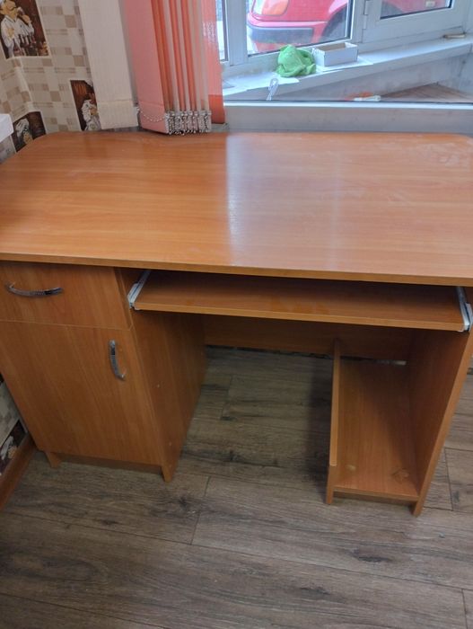 Продам ученический стол