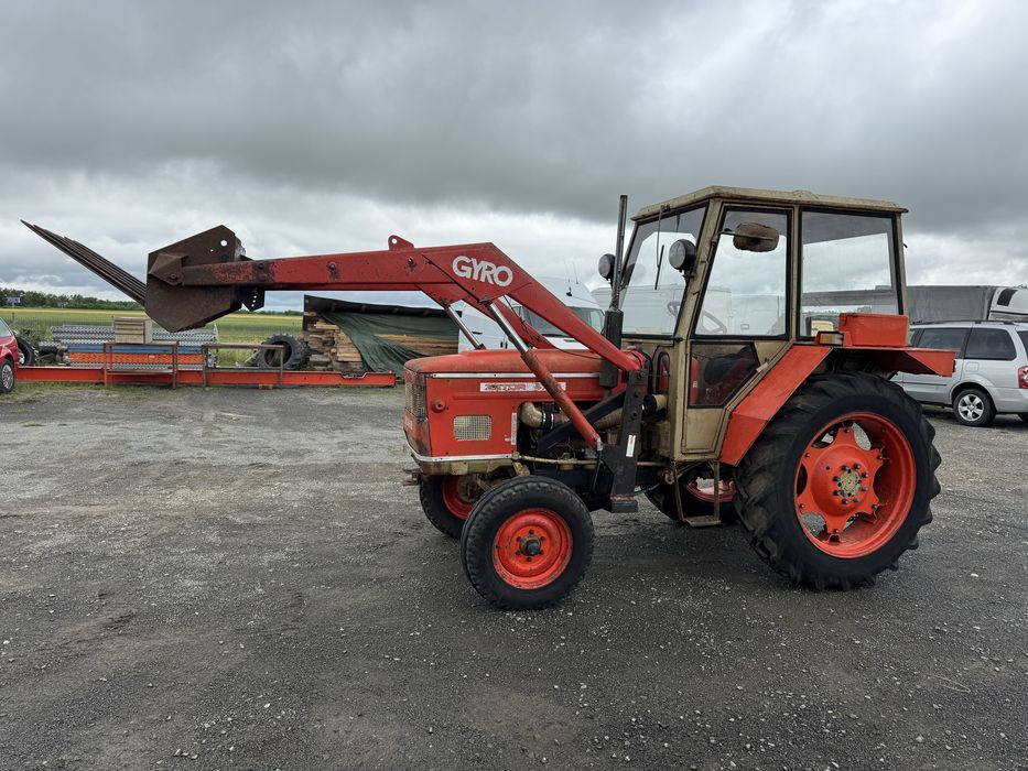 Tractor zetor 45 cp cu incarcator stare foarte buna