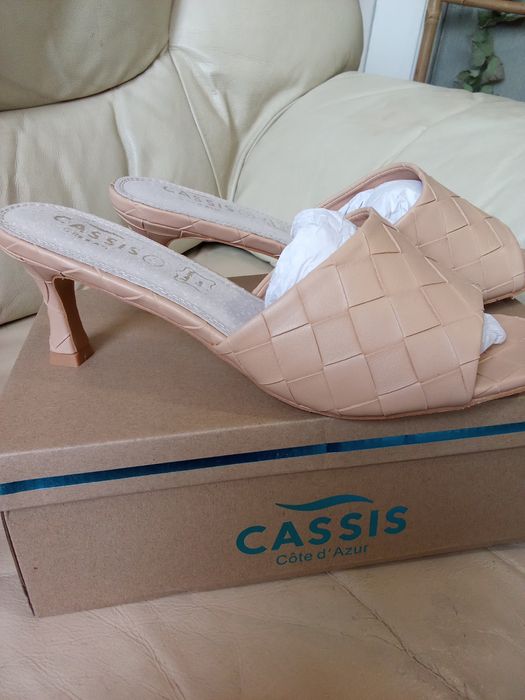 Дамски чехли на ток