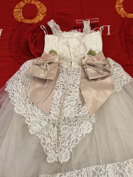 Бальное платье цвете Айвори