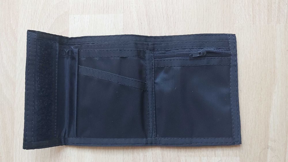 Vând portofel nou material textil