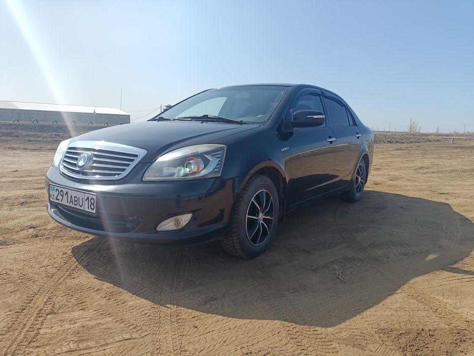 Машина Geely sc7