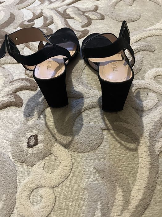 Замшевые босоножки 37р