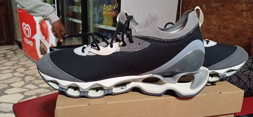 Mizuno Wave Prophecy 11