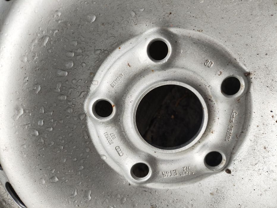 Диск с резиной на запаску 5.112 audi