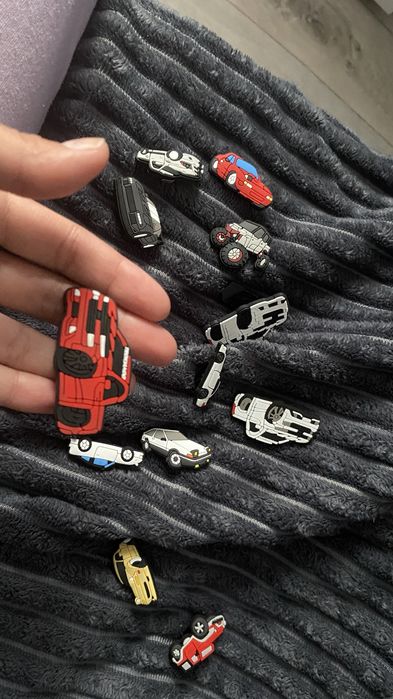 Джиббитсы украшения для кроксов