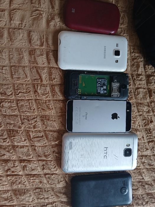 Продам телефоны на запчасти