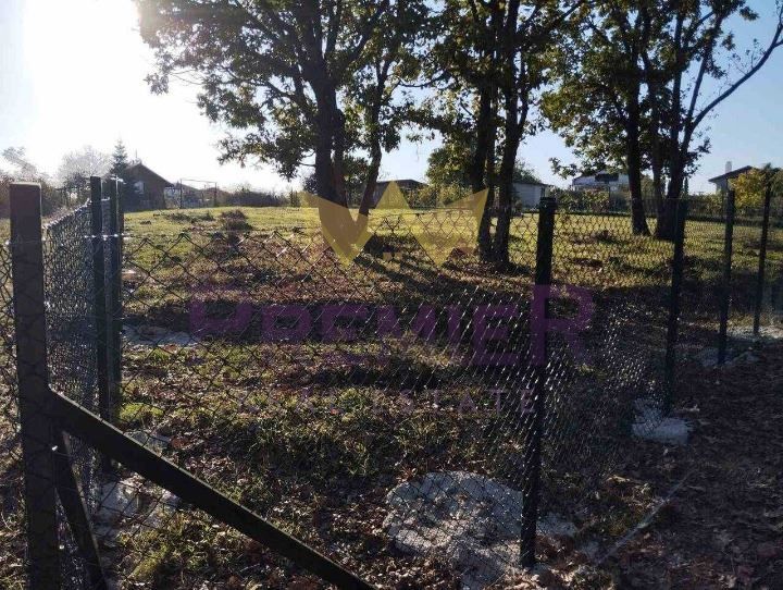 Парцел в Бургас, област-с.Писменово площ 920 цена 70000