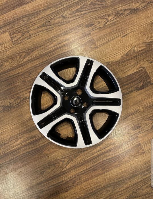 Калпак для диска рено сандеро