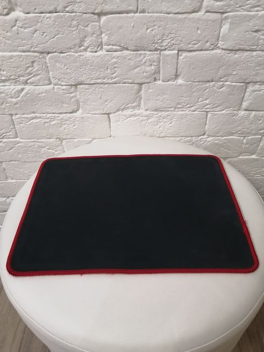 Продам фирменный коврик для компьютерной мыши