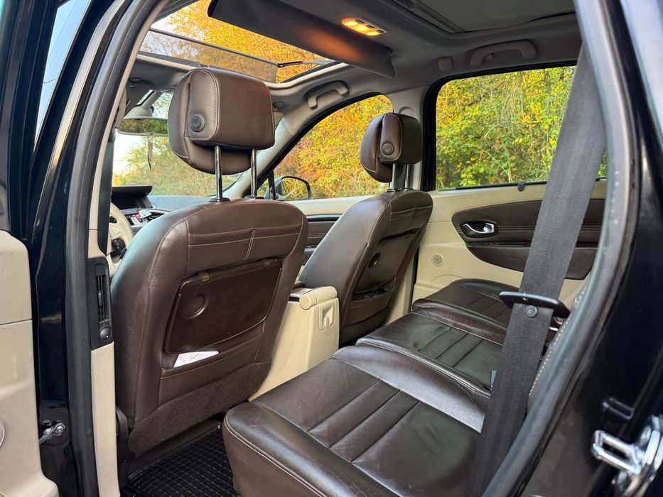 Renault grand scenic Initiale Paris 1.9 dci full