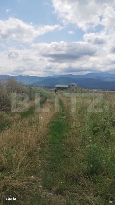 Teren de vanzare, pozitie excelenta, pentru investitie, in Cristian