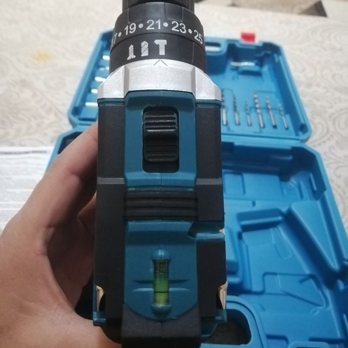 Шрупповерт новый.