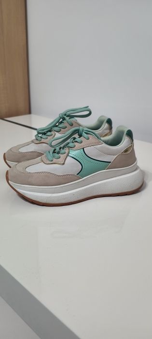 Snikers damă Stradivarius