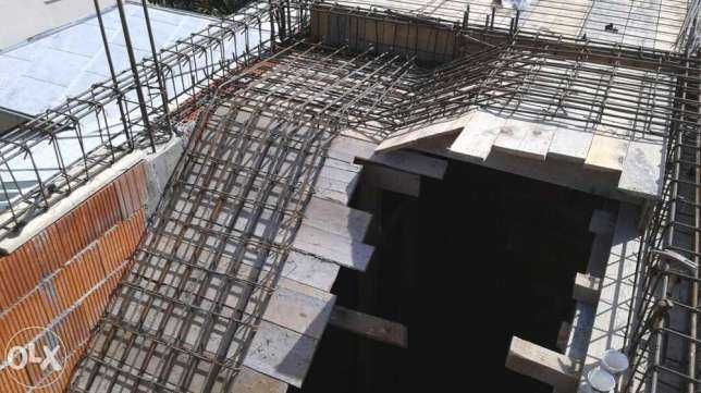 Executam case la rosu  materiale plus manopera
