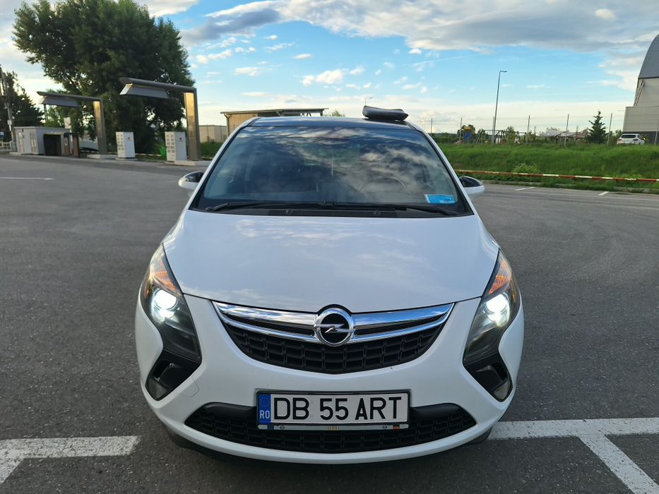 OPEL Zafira 2015