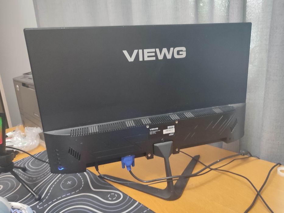 Монитор Viewg U240