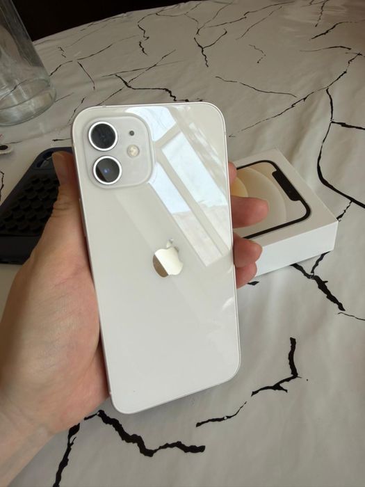 Продается айфон 12