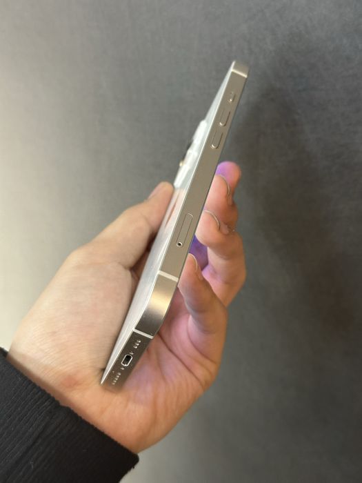 Iphone 13  белый 128