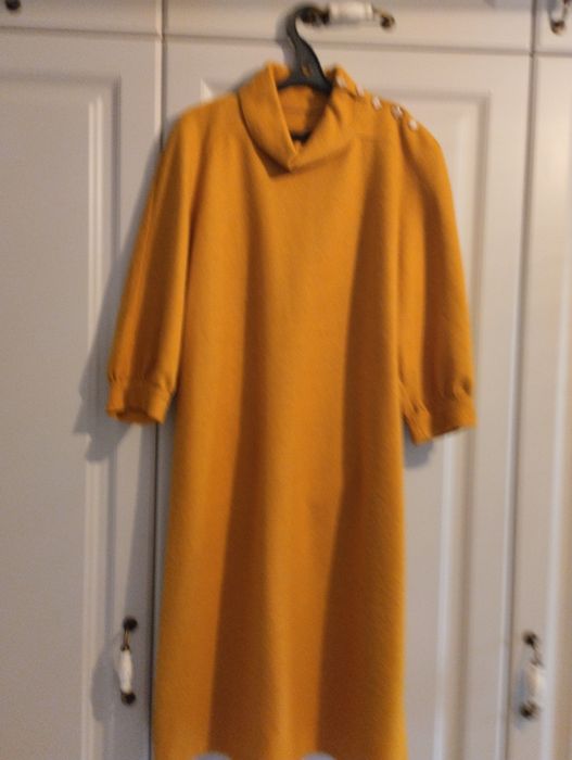 Женское платье. Размер 50. Цена 3000.