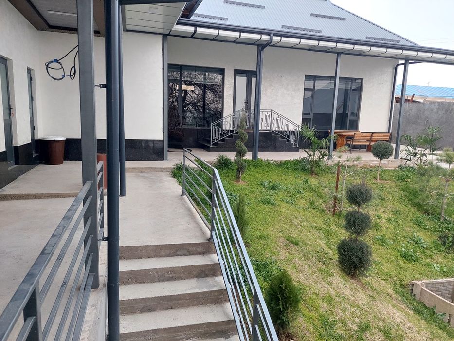 Oq tosh dacha oila uchun