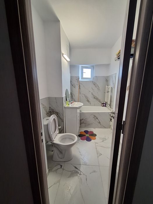 Inchiriez apartament 2 camere decomandat unirii sud