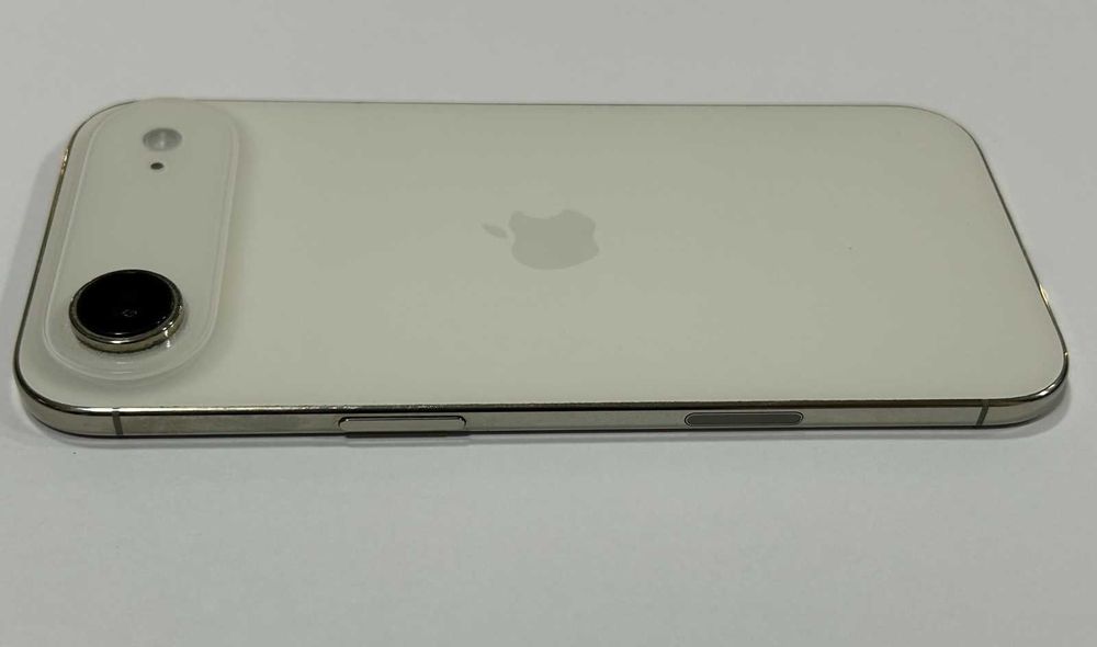 iPhone Air 256GB / 100%