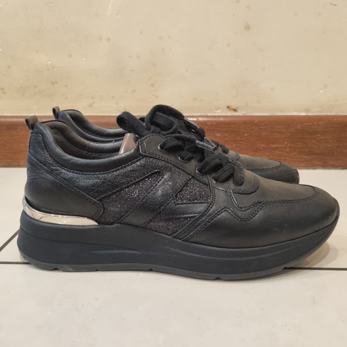 Кроссовки кожаные