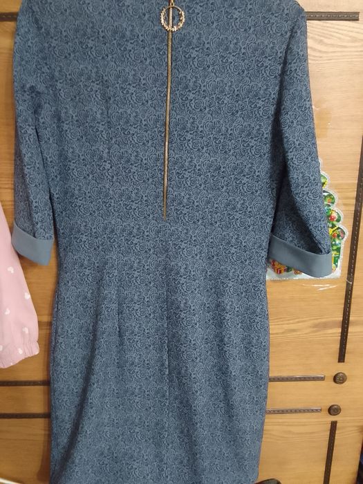 Платья разные женские