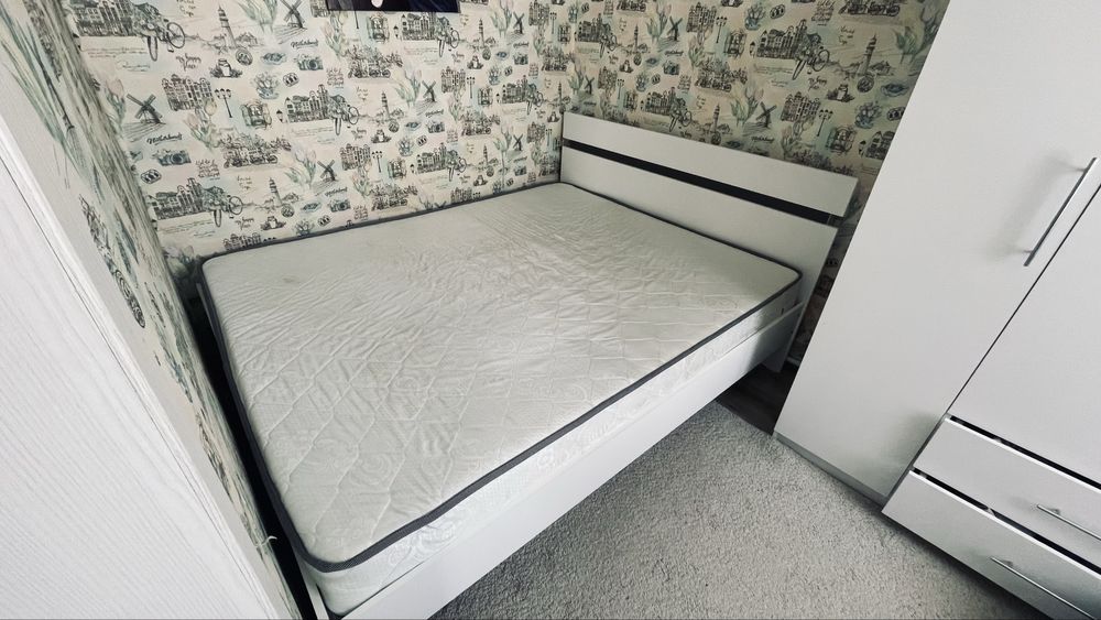 Двухспальная кровать