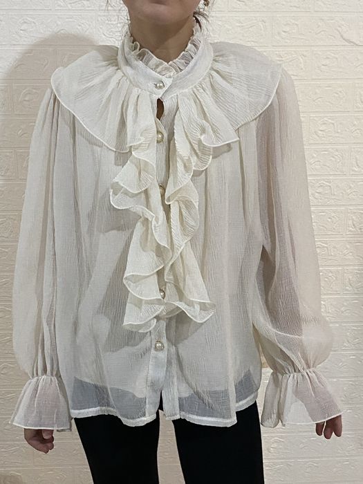 Белый и коричнивый кофточка