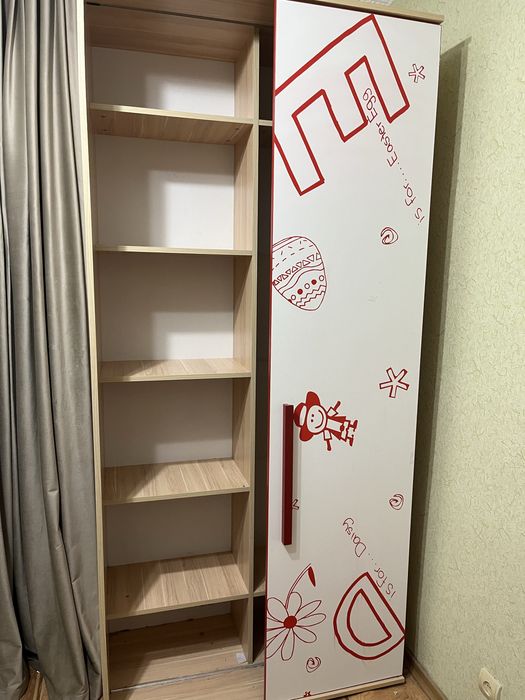 Детский шкаф, стол