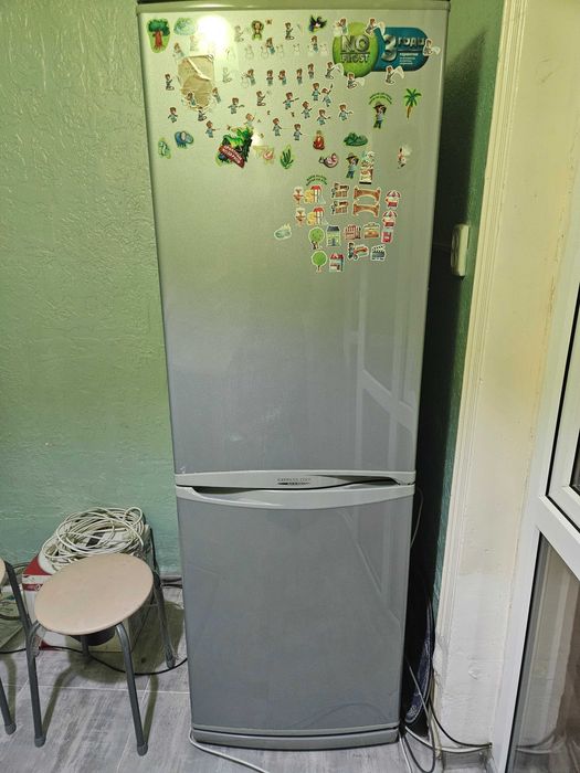 Холодильник, прихожая