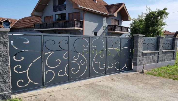 Imprejmuire  teren gard tablă  modernă