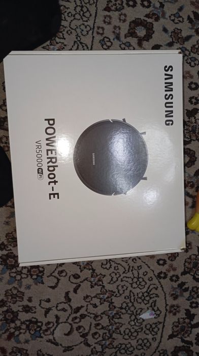 робот-пылесос Samsung POWERbot-E (модель VR05R5050WK/EV). Это комбинир