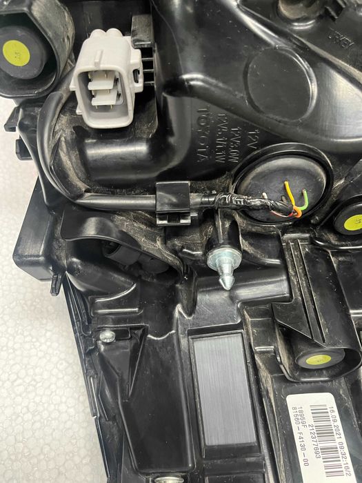 Ляв външен LED стоп за Toyota C-HR хибрид 2021/2023