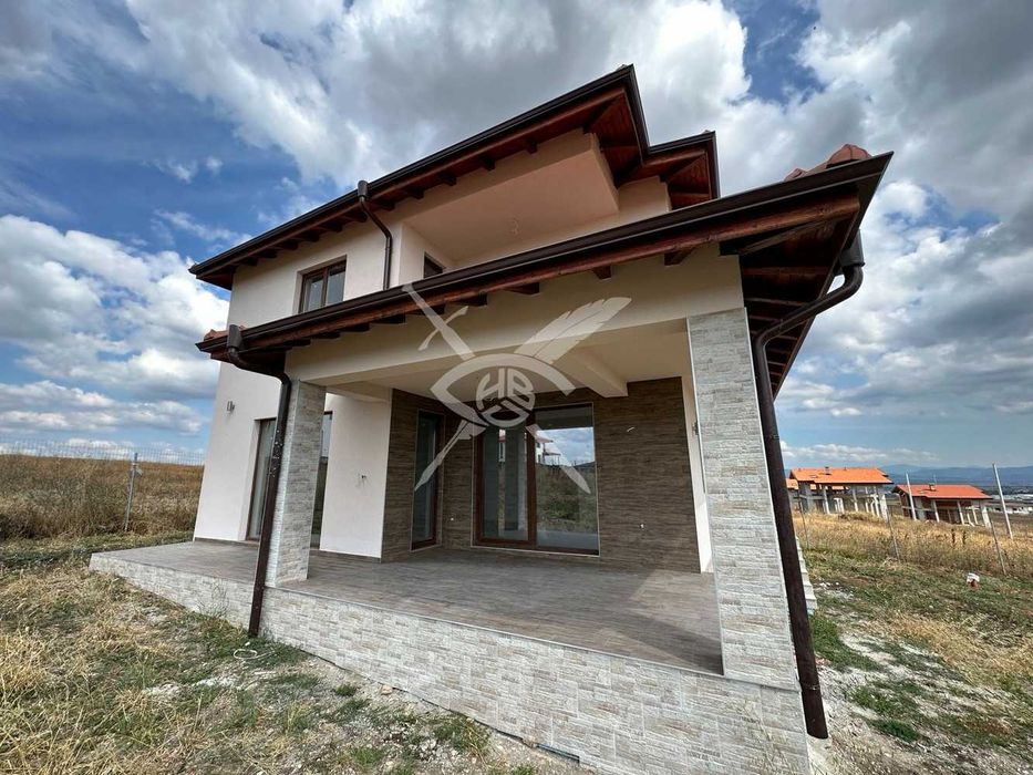 Продава се Къща в Божурище - 187 кв.м за 1594 €/кв.м - Снимка #2