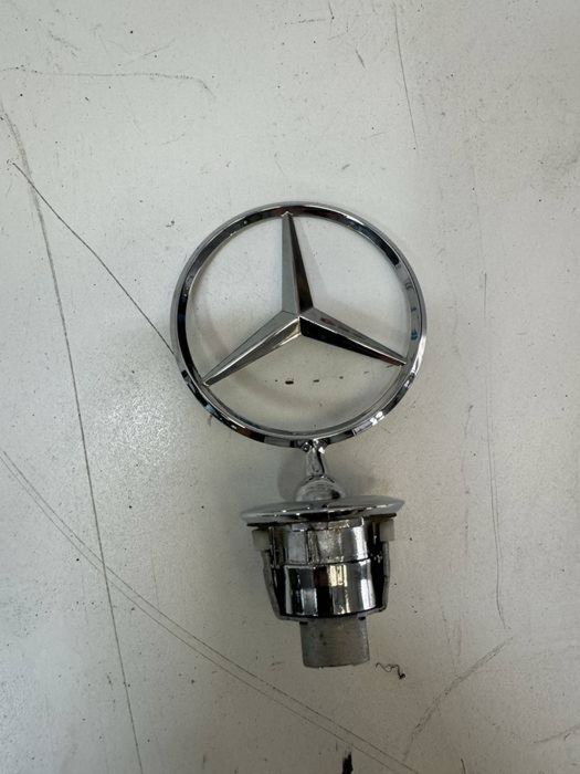 Emblema semn capota fata antena radio GPS navigatie Mercedes W212